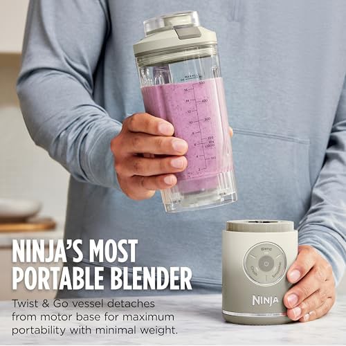 Cream portable blender with twist and go lid — photo 3